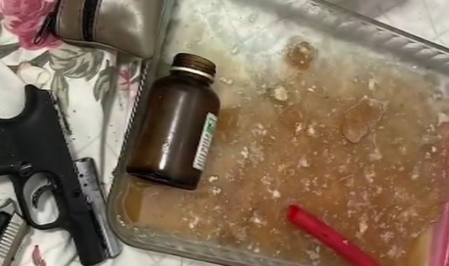 Uyuşturucu yapımında kullanılan malzemeler mide bulandırdı