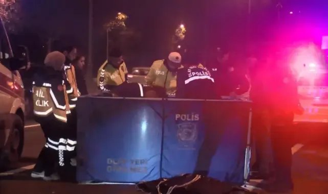 Zeytinburnu'nda otomobil yayanın ayağını ezdi; ardından gelen araçlar çarparak kaçtı