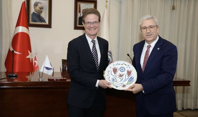 AB Türkiye Delegasyonu Başkanı Büyükelçi Nikolaus Meyer-Landrut, Ege Üniversitesini ziyaret etti