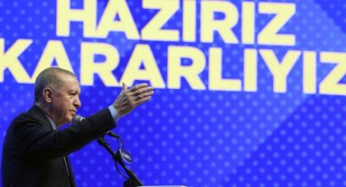 AK Parti'de 17'si büyükşehir 48 ilde belediye başkan adayları açıklanıyor