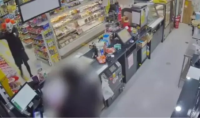 Avustralya’da polis palyaço maskeli hırsızı arıyor