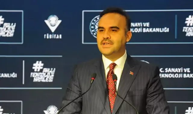 Bakan Kacır: İlk Türk astronot uzay yolculuğuna çıkıyor
