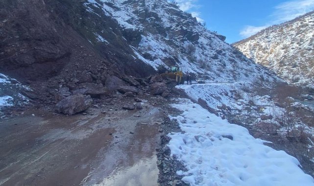 Batman'da heyelan sonrası mahsur kalan 15 kişi kurtarıldı