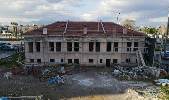 Bayraklı’daki tarihi üçüz bina yenileniyor