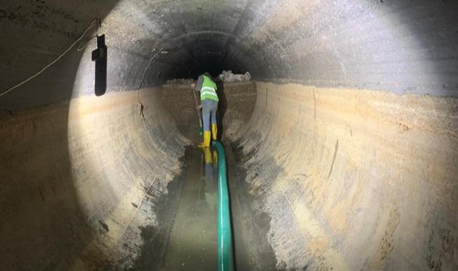 Büyük Kanal’daki temizlik çalışmaları yerin 8 metre altında sürüyor