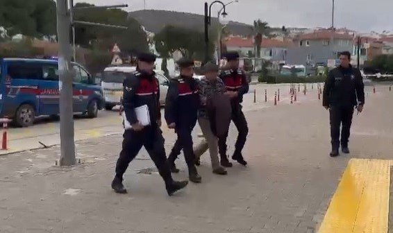 Çeşme'de karı-kocayı vurup katil olan eski muhtar tutuklandı