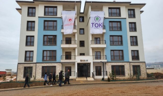 Depremzedeler konutlara yerleşmek için sabırsızlanıyor