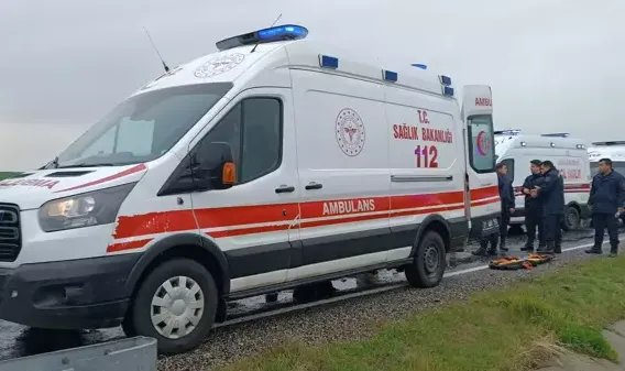 Diyarbakır'da cezaevi ring aracı şarampole devrildi