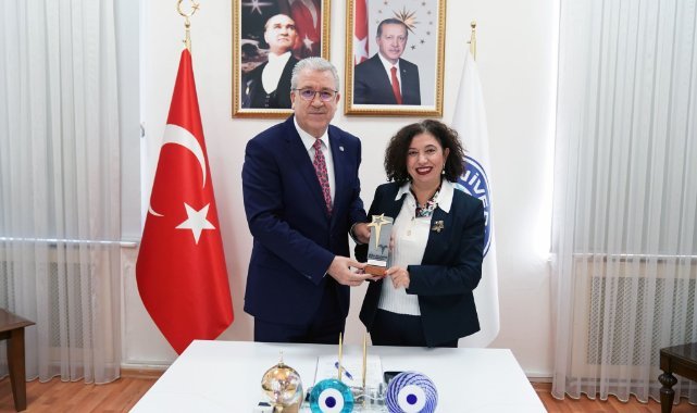 Ege Üniversitesi, sağlık dünyasının Oscarları olarak bilinen Doktorclub Awards’ta iki ödül birden aldı