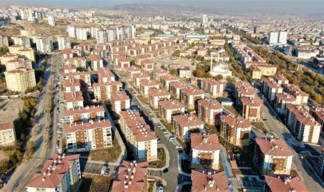 Elazığ depremi sonrası 25 bin konutun anahtarı vatandaşlara teslim edildi