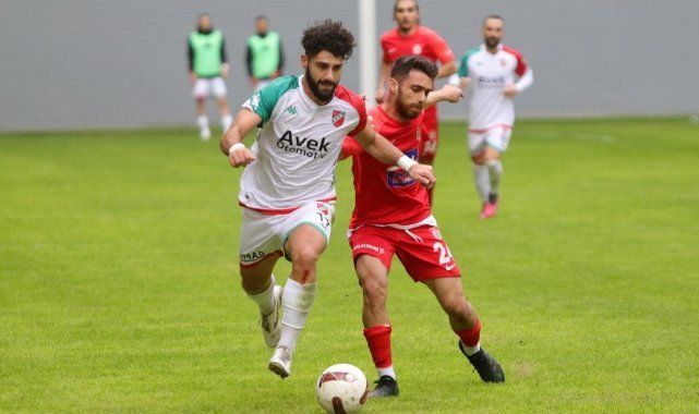 Enes Nalbantoğlu atıyor, Karşıyaka kazanıyor