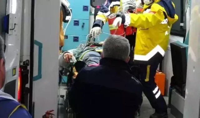 Erkek arkadaşıyla gezerken telefonuna 'karım' yazılı mesaj geldi, korkup seyir halindeki araçtan atladı