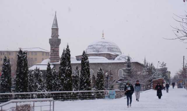 Erzurum beyaza büründü