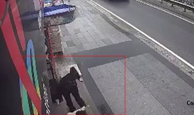 Esenyurt’ta bıçaklı saldırgan dehşeti