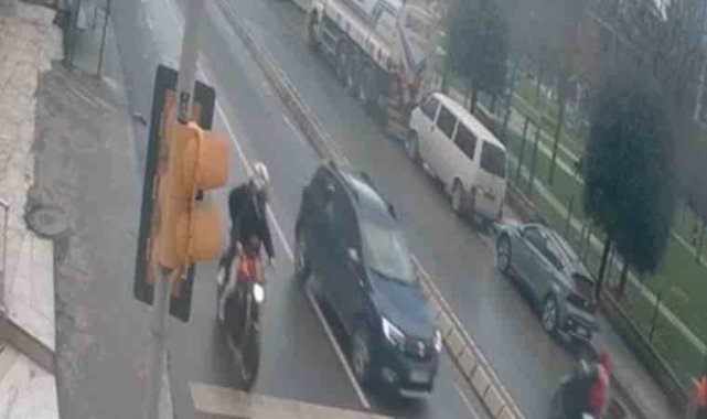 Eyüpsultan'da otomobile silahlı saldırı