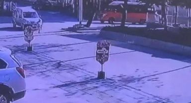 Hafif ticari aracın çarptığı 8 yaşındaki Gülhan yaralandı