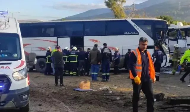 Hatay'da işçi servisi otobüsler çarpıştı