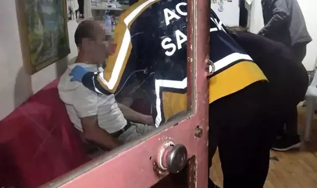 İş yerinde hareketsiz bulundu, sağlık ekibi uyandırınca, 'Ben ölmedim mi' dedi