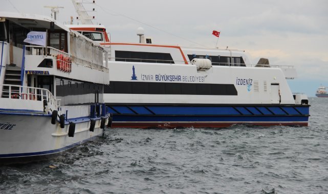 İzmir'de deniz ulaşımına fırtına engeli