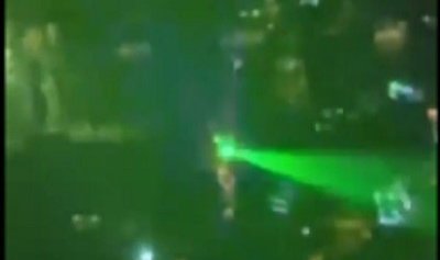 İzmir'de inişe hazırlanan uçağa lazer tuttular