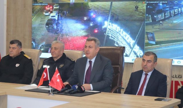 İzmir Valisi Elban: “İzmir’de 781 noktada 8 bin 113 emniyet personelimiz görev başında”