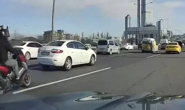 Kağıthane’de otomobilin aynasını yumruklayan motosikletli kaza yaptı