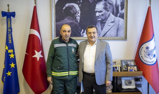 Konak’ın örnek personeline Başkan Batur’dan teşekkür