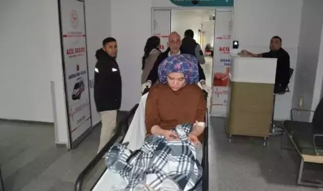 Kucağında çocuk olan kadını bıçakla yaralayıp, telefonunu gasbeden saldırgan yakalandı