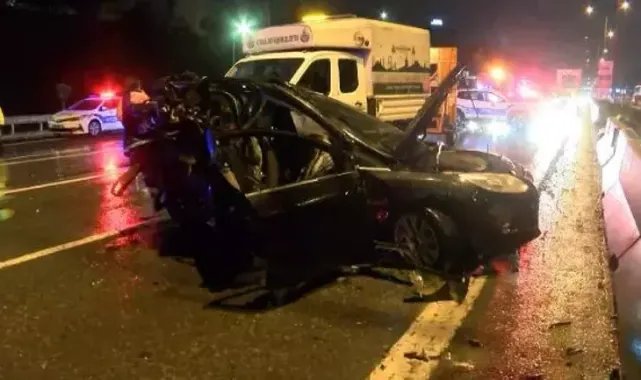 Maltepe D-100 Karayolu'nda refüje vuran otomobile çarptı