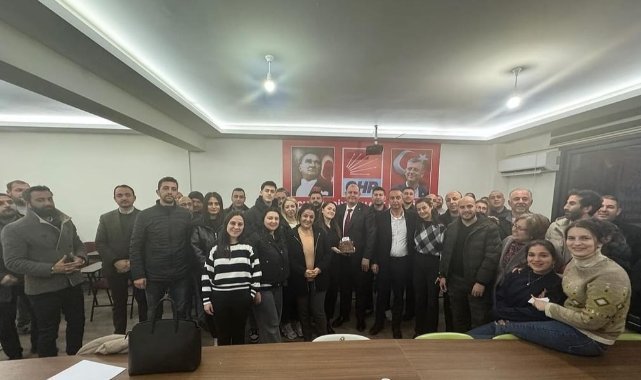Menderes’in Başkan Adayına Sürpriz Kutlama