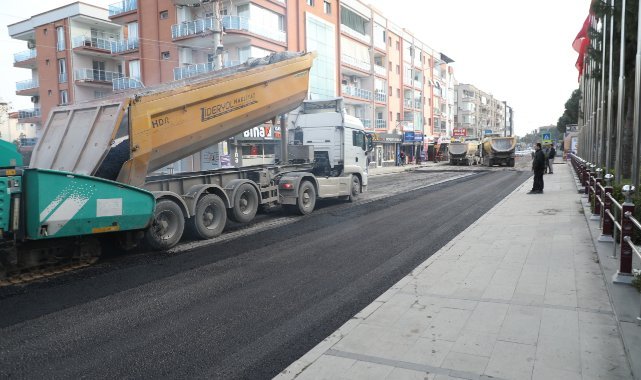 Menderes’te Büyük Asfalt Çalışması