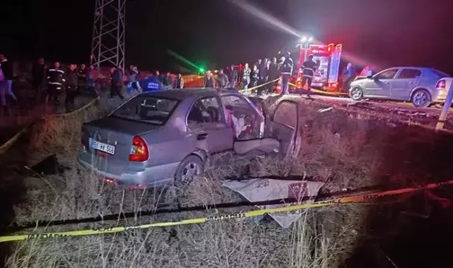 Niğde'de 2 otomobil kafa kafaya çarpıştı; karı- koca öldü, 3 yaralı