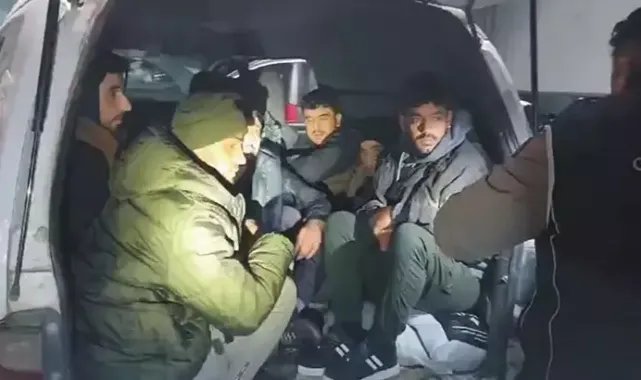 Osmaniye'de minibüsten 14 kaçak göçmen çıktı