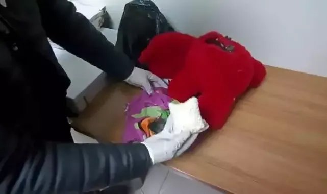 Oyuncak ayıdan 1825 uyuşturucu hap çıktı