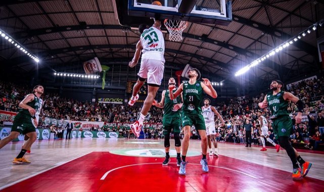P. Karşıyaka, tur için parkeye çıkıyor
