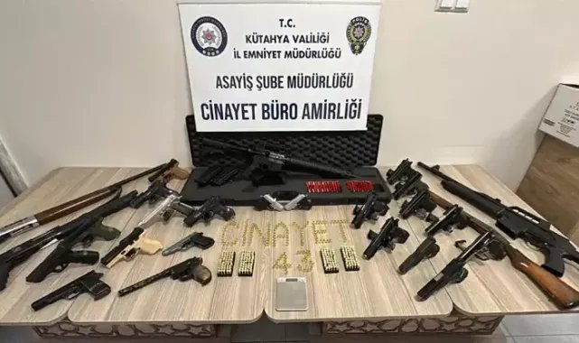 Pavyon çalışanlarına 'kaçak silah ticareti' operasyonu