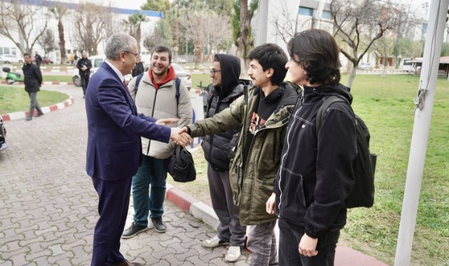 Rektör Prof. Dr. Budak’tan final sınavlarına hazırlanan öğrencilere moral ziyareti