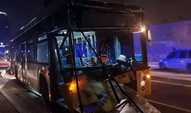 Şişli'de İETT otobüsü park halindeki kamyona çarptı
