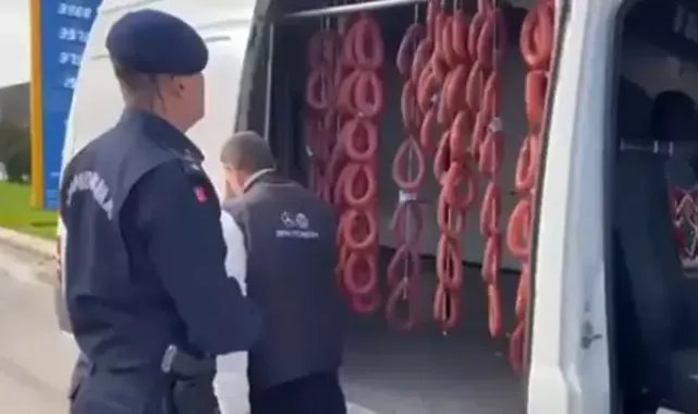 Sucukları 'tozlandığı' için yıkamışlar
