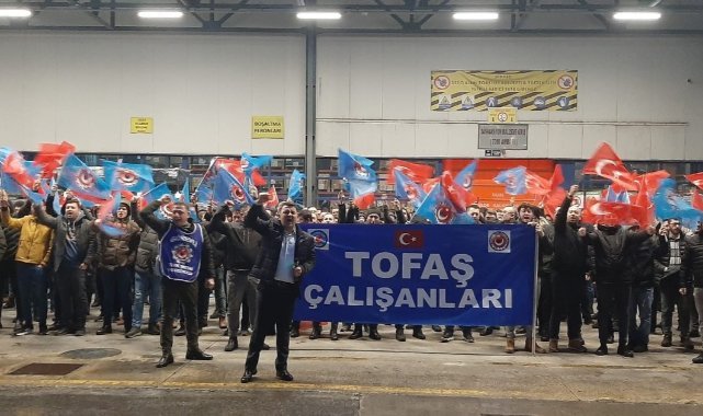 Tofaş işçisi yağmur çamur demeden nöbete devam ediyor