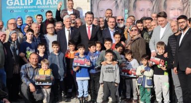 AK Partili Kırkpınar Kemalpaşa’da vatandaşlarla bir araya geldi