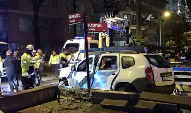 Ankara'da 2 otomobil çarpıştı