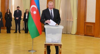 Azerbaycan 92,10’la yeniden Aliyev dedi