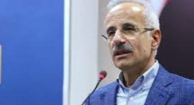 Bakan Uraloğlu: Ülkemizde sosyal medya kullanım süresi yaklaşık 3 saat