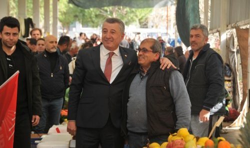Başkan Adayı Günay'dan miting havasında seçim ofisi açılışı