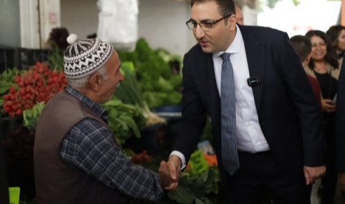 Başkan Adayı Onur Yiğit pazar esnafıyla buluştu