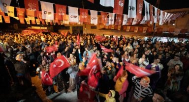 Başkan Kırgöz, 1200 araçlı konvoyla Deliktaş’ta seçim startını verdi.