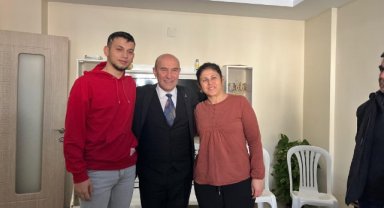 Başkan Soyer Osmaniye’de depremzedelerle buluştu