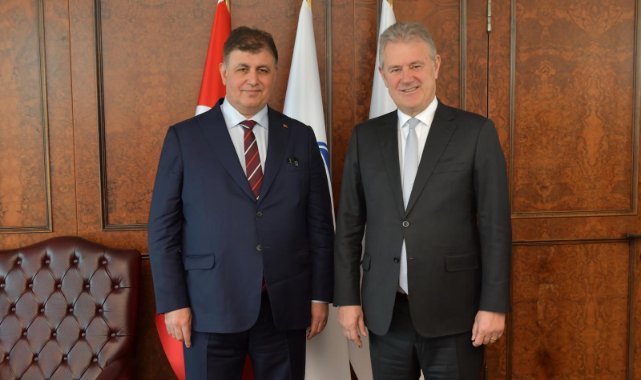 Başkan Tugay: Ben Büyükşehir Belediye Başkanı olursam siyasi konuları bir kenara bırakacağım