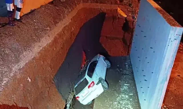 Bitlis'te otomobil, menfeze düştü